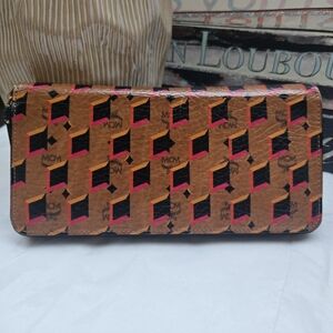 MCM Brown and Pink Visetos Diamond Ziparound Long Continental Wallet VGUC